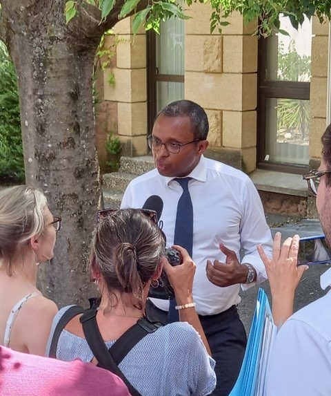 Le Ministre avec des étudiants
