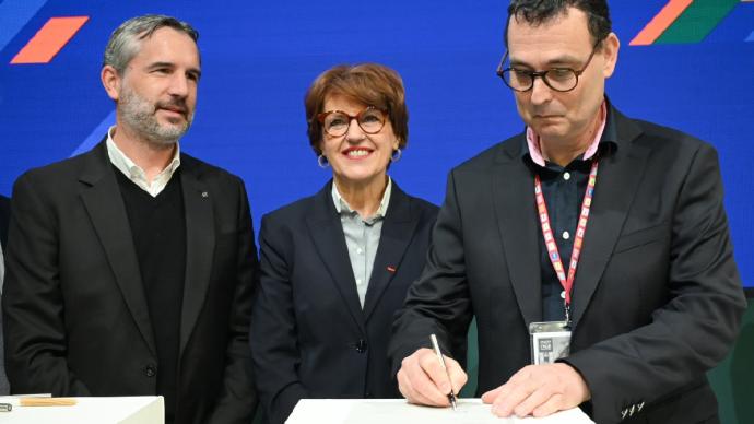 Signature du premier prêt structurel par la Ministre au SIA